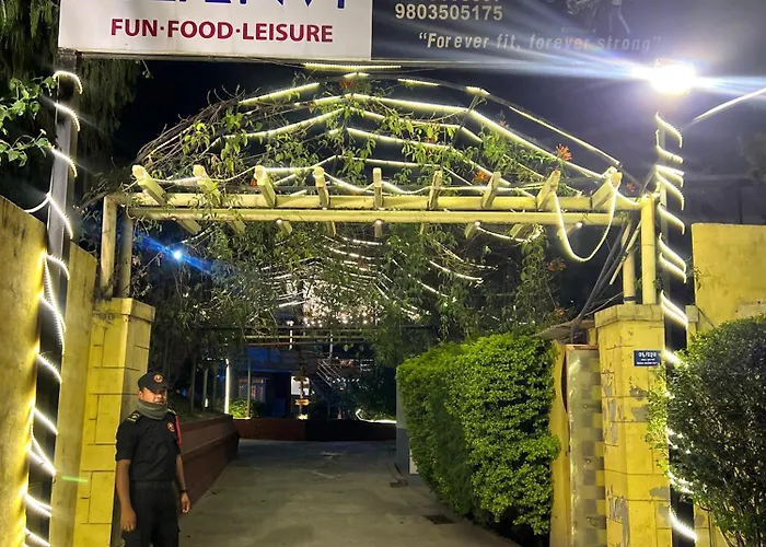 Hotel Saanvi & Restaurant