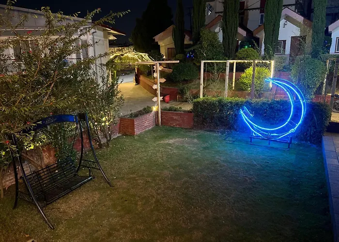 Saanvi & Restaurant