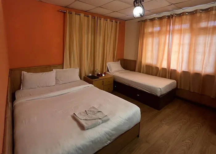 Saanvi & Restaurant 4*
