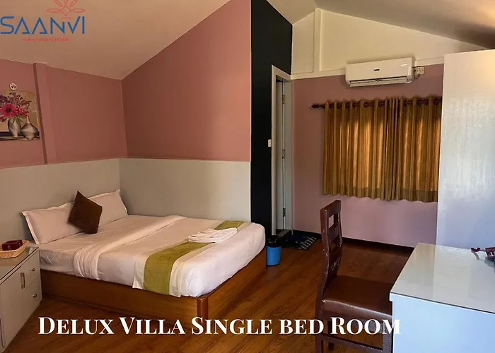 Hotel Saanvi & Restaurant 4*