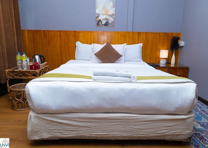 Hotel Saanvi & Restaurant 4*